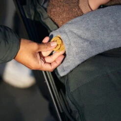 Joolz Aer Fußsack Mighty Green Mit Nachhaltiger Sorona®-Füllung -Bester Babyprodukte Geschäfte hidingplacefortoothring aerfootmuff 1